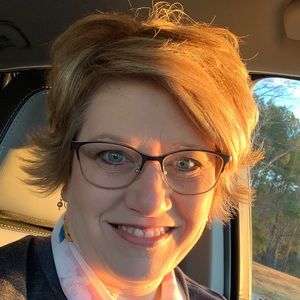 Meet your Posher, Angie